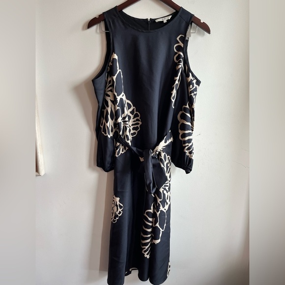 Tibi Orla Bloom Cold-shoulder Silk Midi Dress - Picture 2 of 14